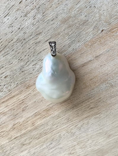 Pearl Pendant with Grey Diamonds